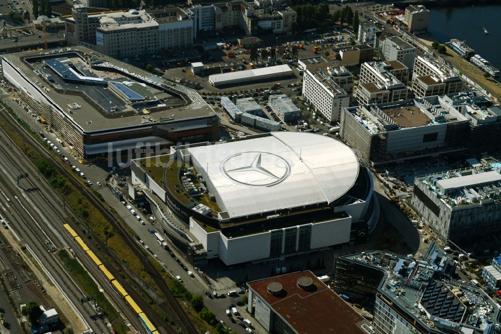 Berlin von oben - Mercedes-Benz-Arena im im Anschutz Areal im Stadtteil Friedrichshain in Berlin