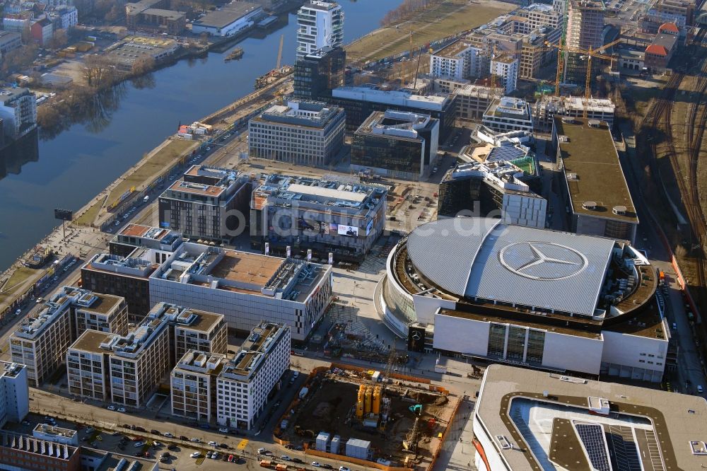 Luftbild Berlin - Mercedes-Benz-Arena im Anschutz Areal im Stadtteil Friedrichshain in Berlin