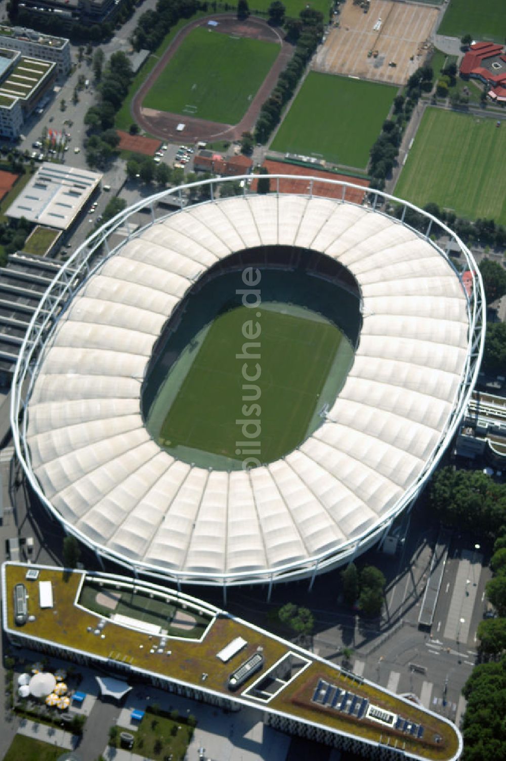 STUTTGART aus der Vogelperspektive: Mercedes-Benz-Arena / Gottlieb-Daimler-Stadion in Stuttgart