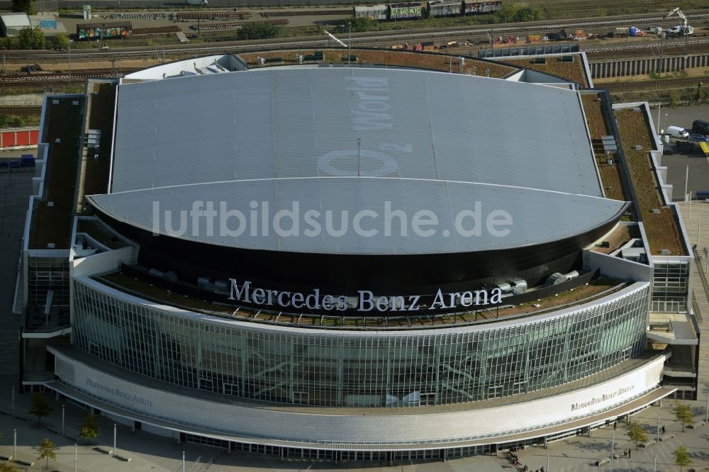 Berlin von oben - Mercedes-Benz-Arena am Ufer des Flusses Spree im Ortsteil Friedrichshain in Berlin