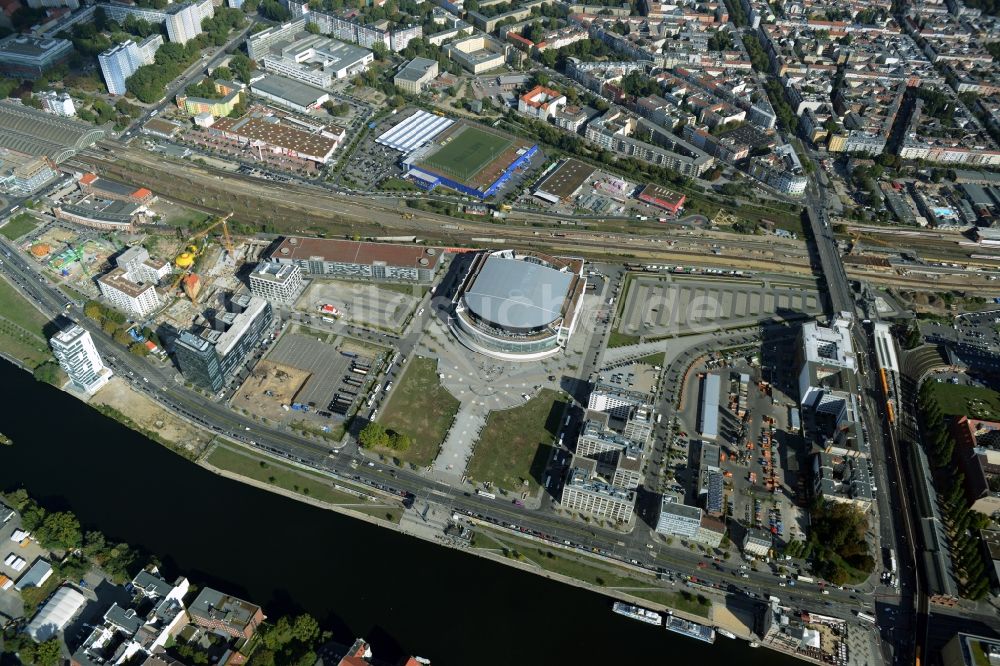 Berlin von oben - Mercedes-Benz-Arena am Ufer des Flusses Spree im Ortsteil Friedrichshain in Berlin