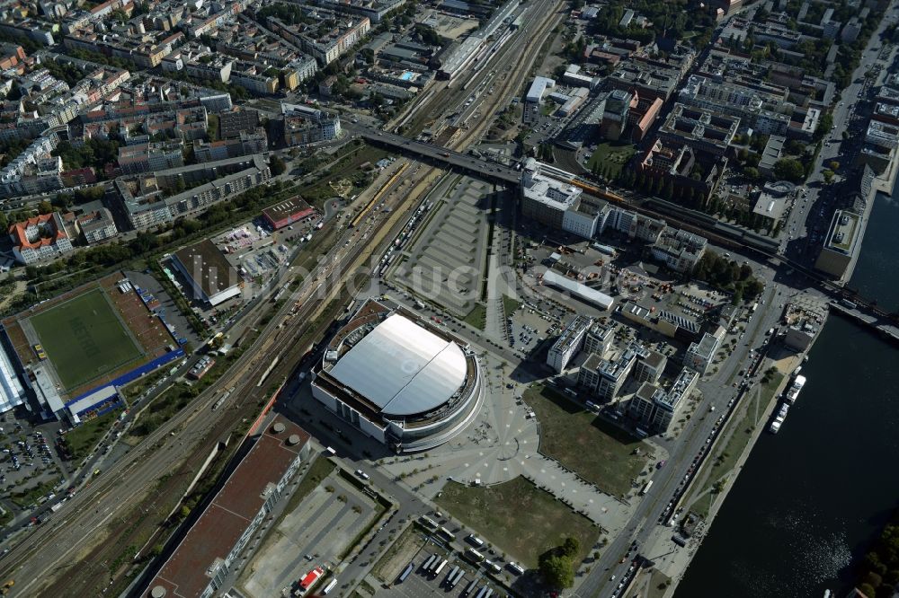 Berlin von oben - Mercedes-Benz-Arena am Ufer des Flusses Spree im Ortsteil Friedrichshain in Berlin