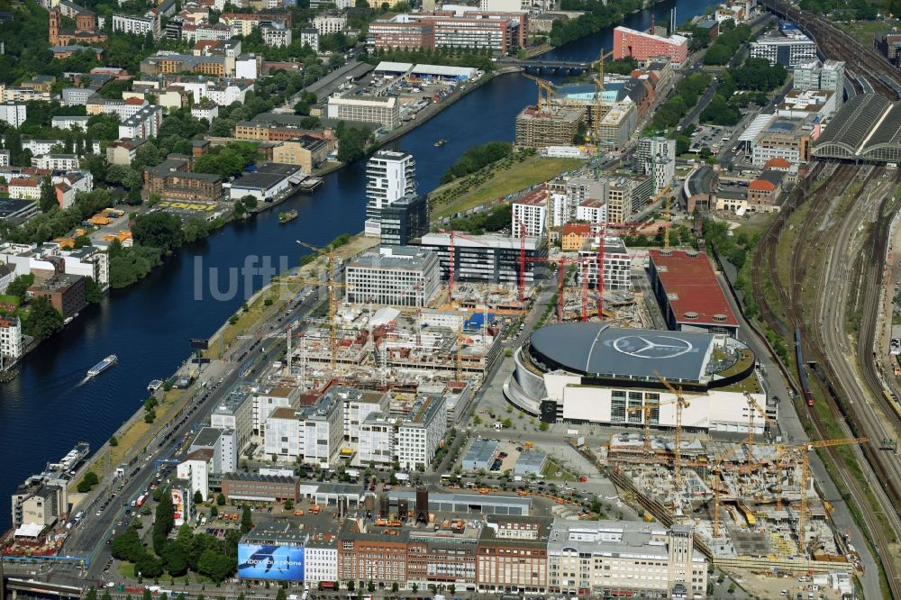 Berlin von oben - Mercedes-Benz-Arena am Ufer des Flusses Spree im Ortsteil Friedrichshain in Berlin