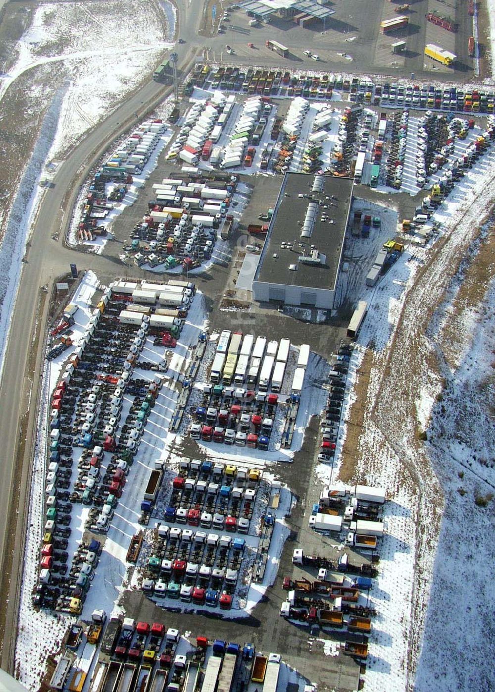 Luftbild Königs Wusterhausen/Brandenburg - Mercedes Benz Nutzfahrzeugniederlassung am südlichen Berliner Ring bei Königs Wusterhausen im Bundesland Brandenburg