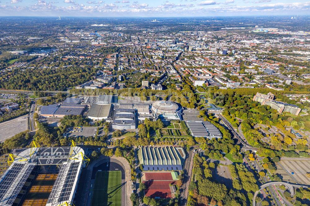 Dortmund aus der Vogelperspektive: Messegelände und Arena des BVB - Stadion Signal Iduna Park im Stadtteil Westfalenhalle in Dortmund im Bundesland Nordrhein-Westfalen, Deutschland