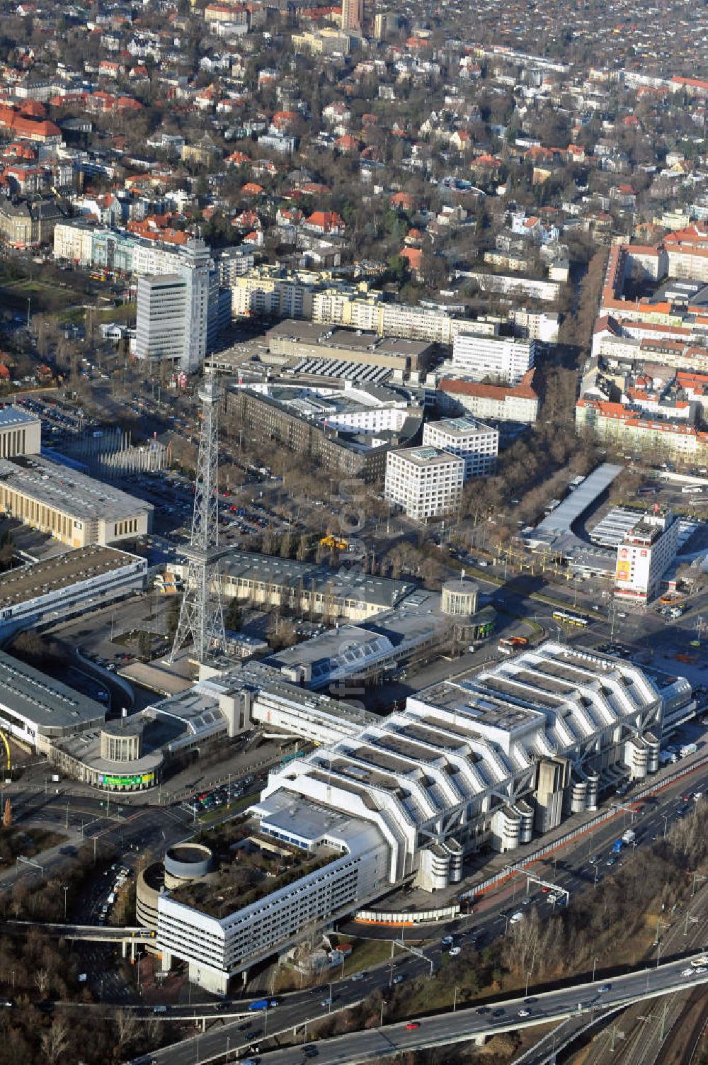 Luftaufnahme Berlin - Messegelände Berlin mit dem Kongreßzentrum ICC am Funkturm