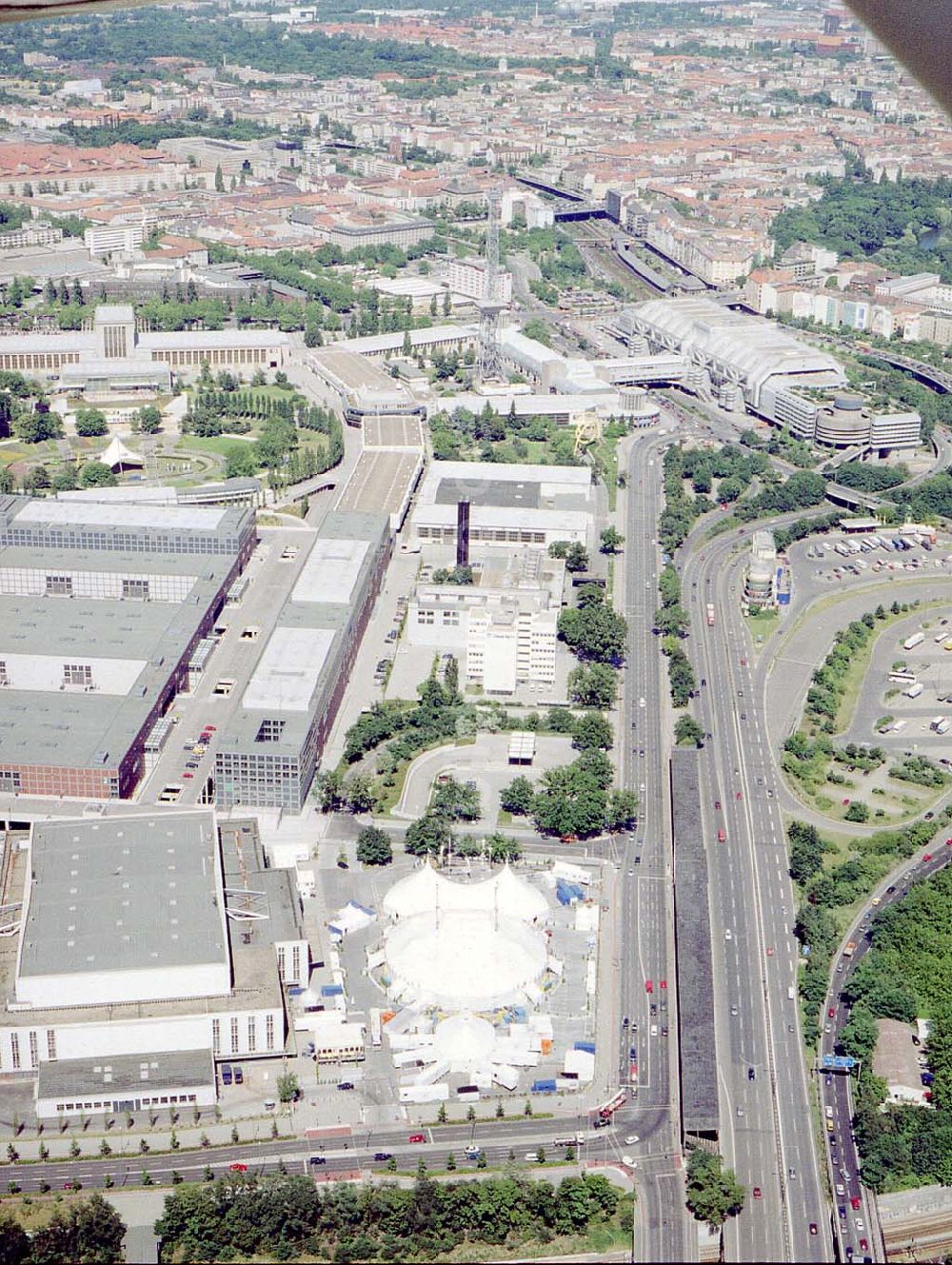 Luftbild Berlin - Charlottenburg - Messegelände am Berliner Funkturm in Charlottenburg.