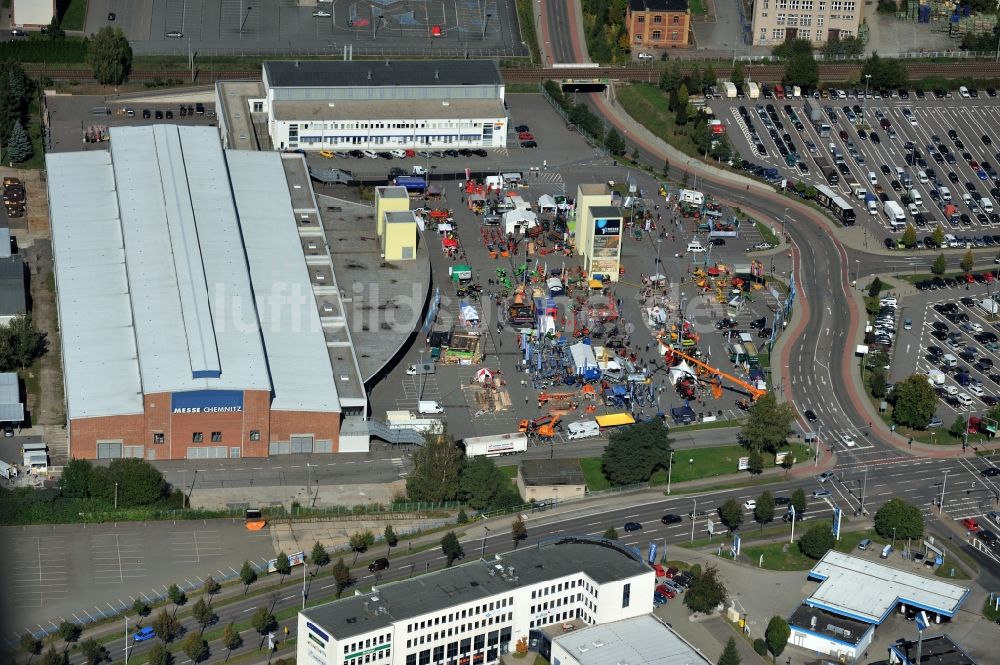 Luftaufnahme Chemnitz - Messegelände der Chemnitz Arena mit Parkplatz und Ausstellungsfläche am Messeplatz in Chemnitz in Sachsen