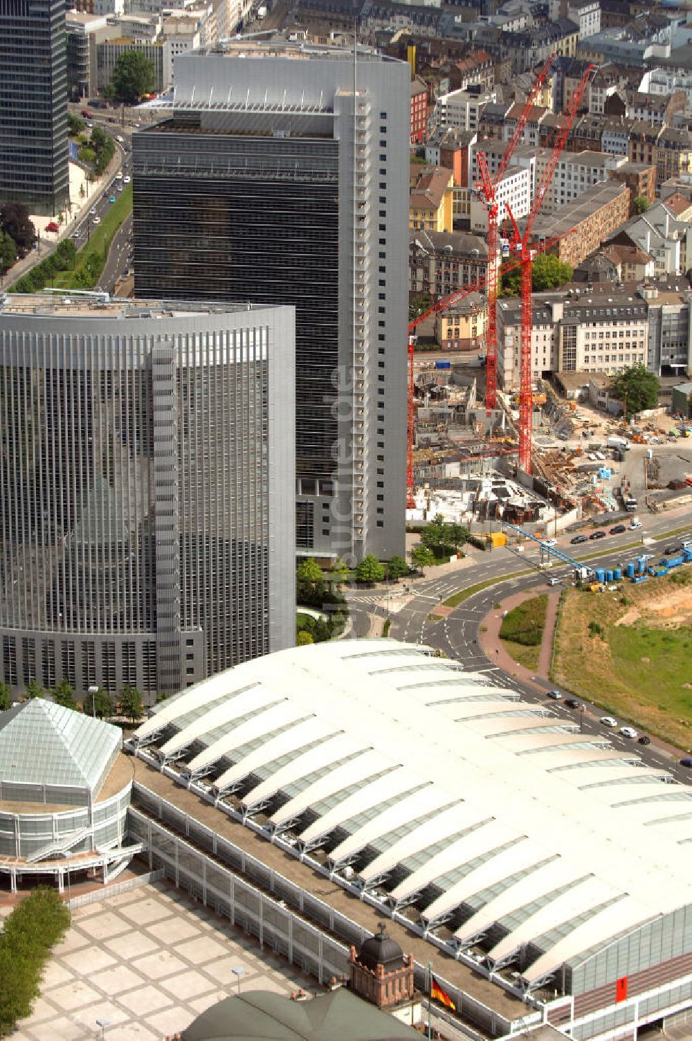 Luftbild Frankfurt am Main - Messehalle 1, Forum Frankfurt und Baustelle des Tower 185 in Frankfurt am Main