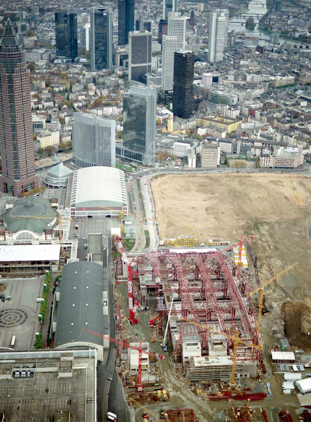 Luftbild Frankfurt am Main - Messeneubau auf dem Gelände des ehem. Güterbahnhofes in Frankfurt/Main. (Hessen).