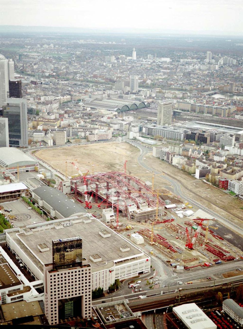 Luftbild Frankfurt am Main - Messeneubau auf dem Gelände des ehem. Güterbahnhofes in Frankfurt/Main. (Hessen).