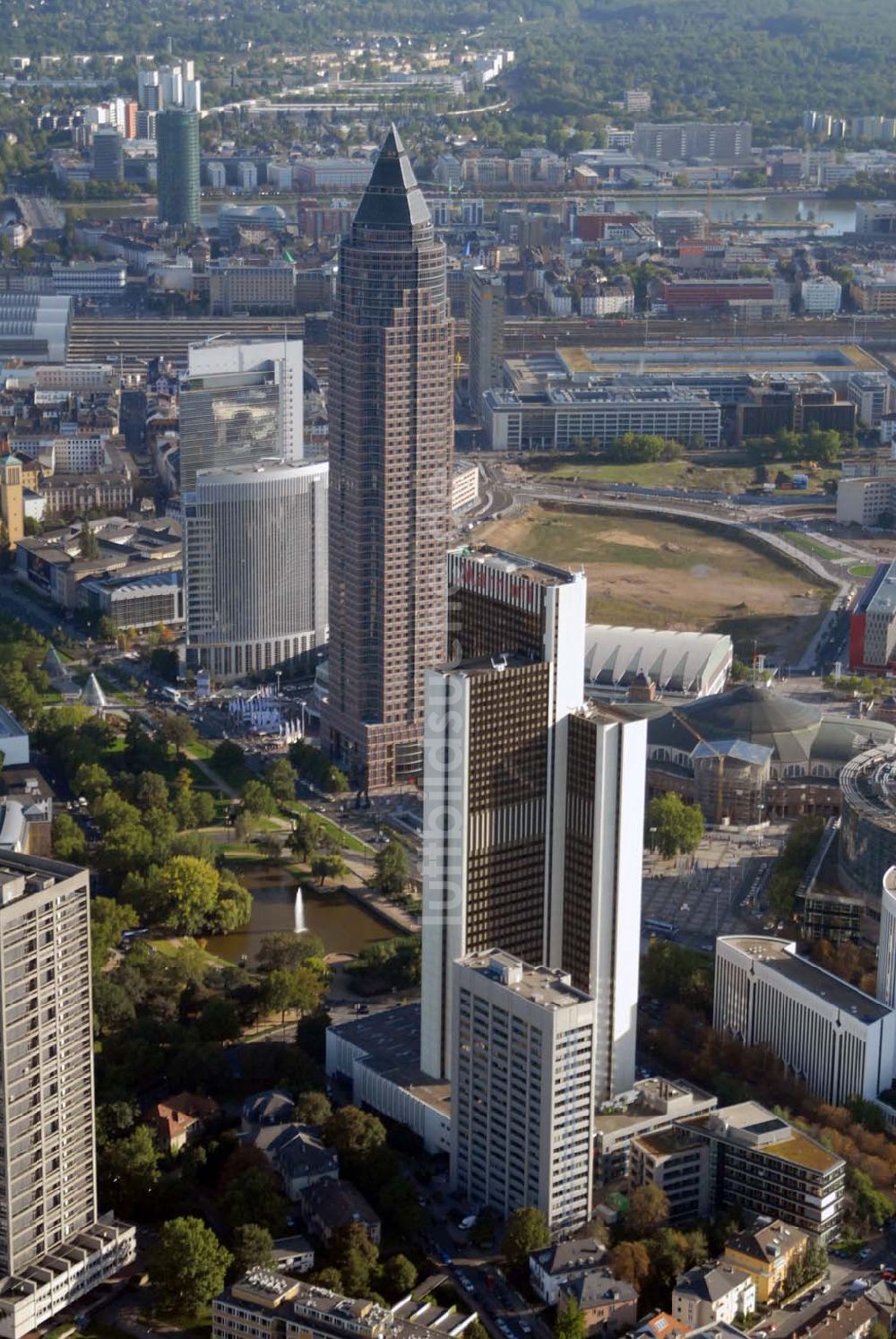 Luftbild Frankfurt am Main - Messeturm und Marriott Hotel