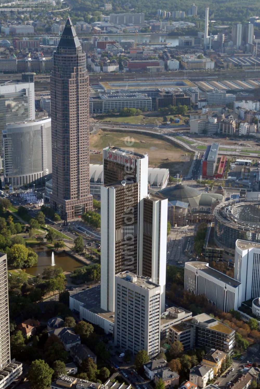 Luftaufnahme Frankfurt am Main - Messeturm und Marriott Hotel