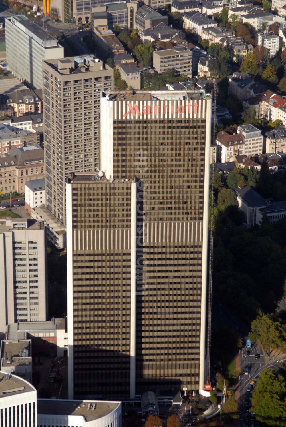 Luftbild Frankfurt am Main - Messeturm und Marriott Hotel