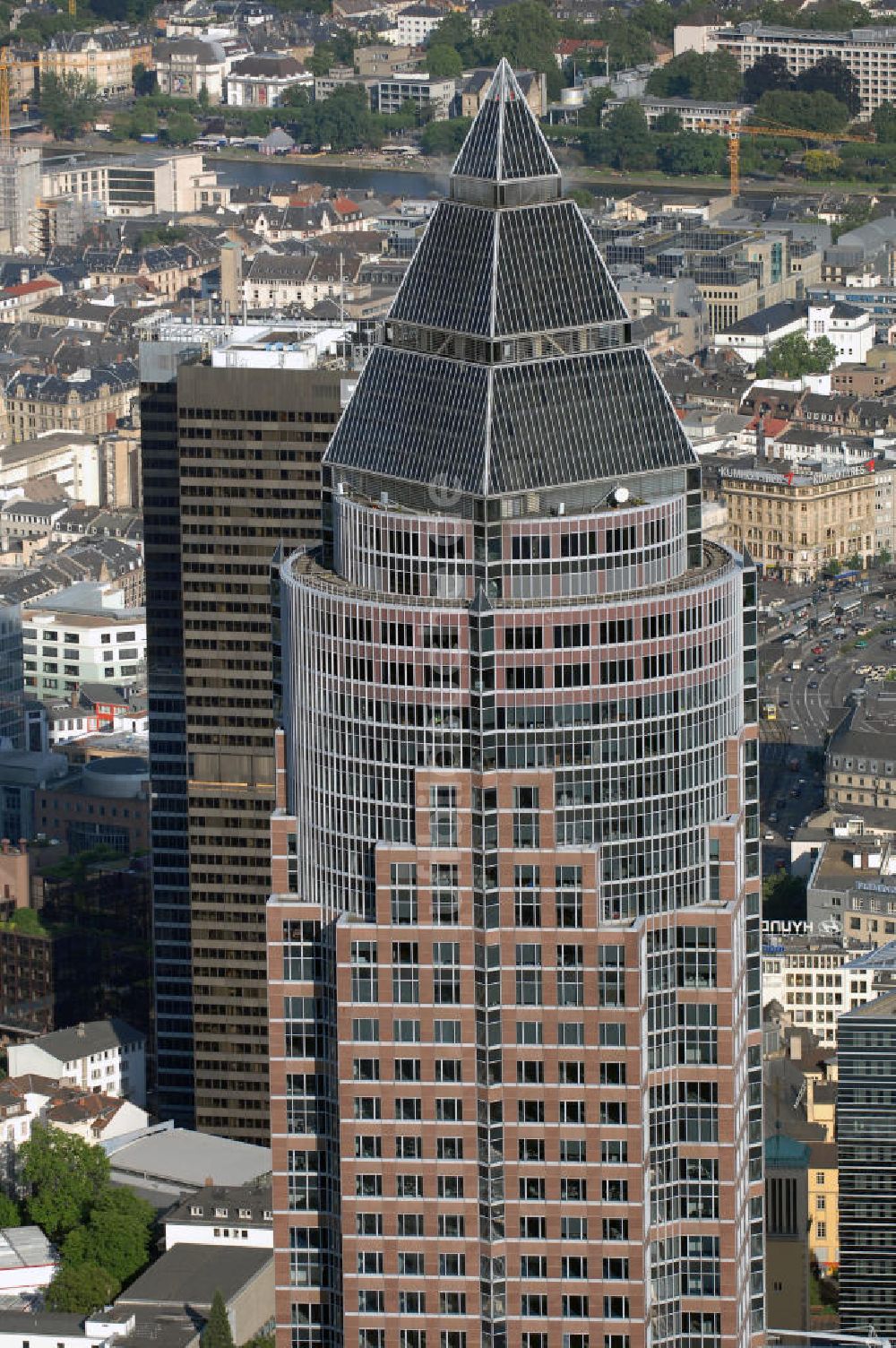 Luftbild Frankfurt am Main - Messeturm auf dem Messe- und Ausstellungsgelände Frankfurt