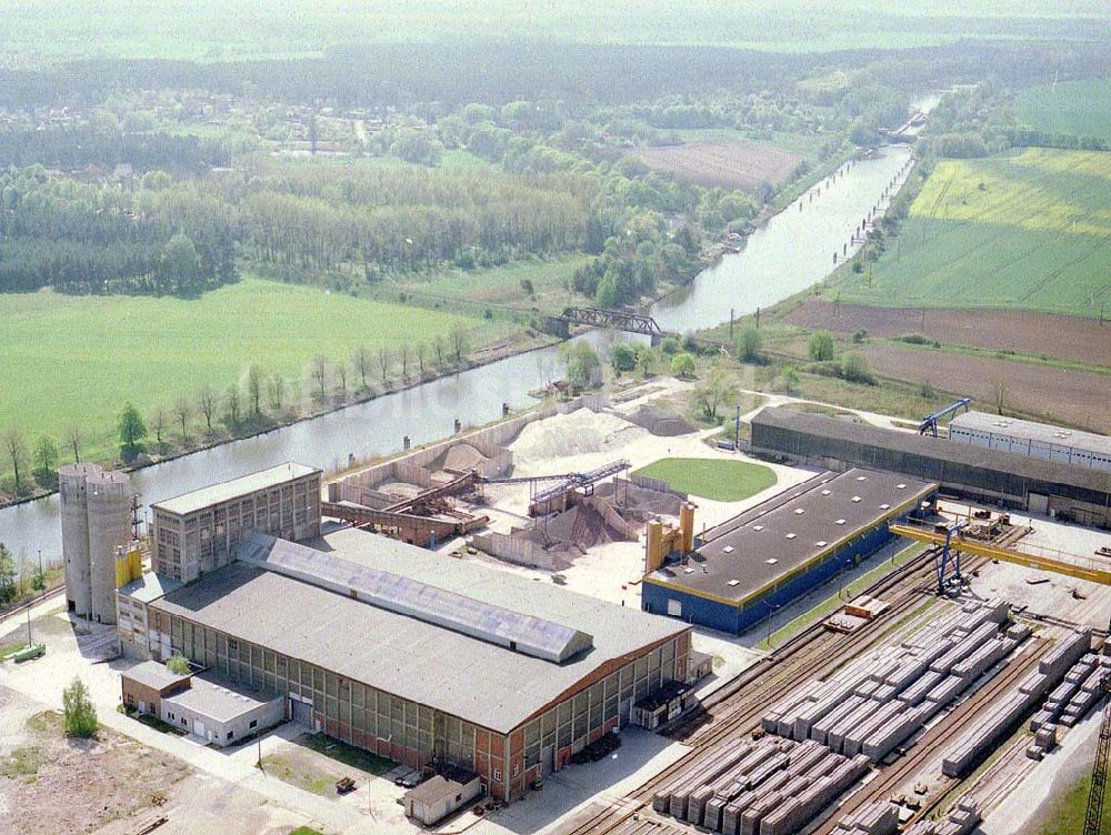 Luftaufnahme Zerben - Metallverarbeitender Betrieb in Zerben am Elbe-Havel-Kanal.