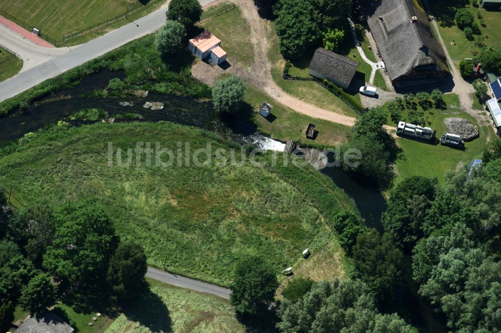 Luftbild Banzkow - Mühlengraben mit Wehr in Banzkow im Bundesland Mecklenburg-Vorpommern