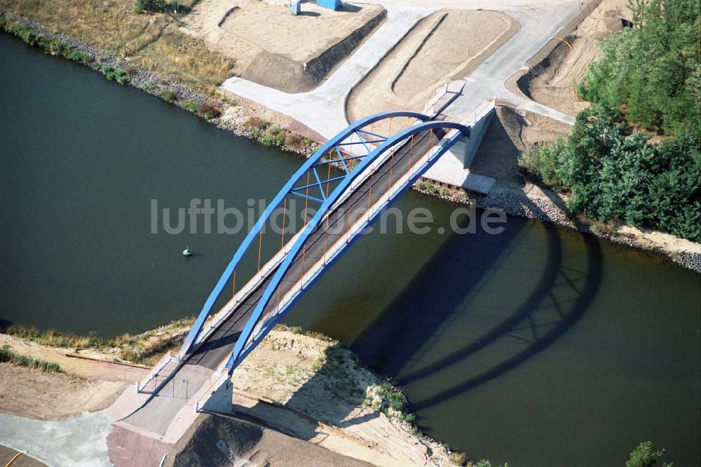 Niegripp von oben - Mühlenwegbrücke bei Niegripp