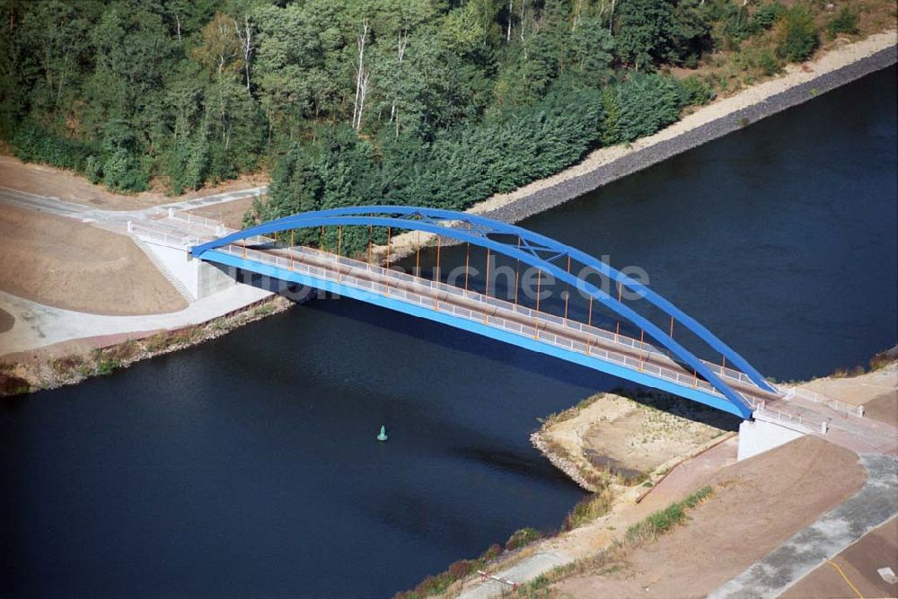 Niegripp aus der Vogelperspektive: Mühlenwegbrücke bei Niegripp