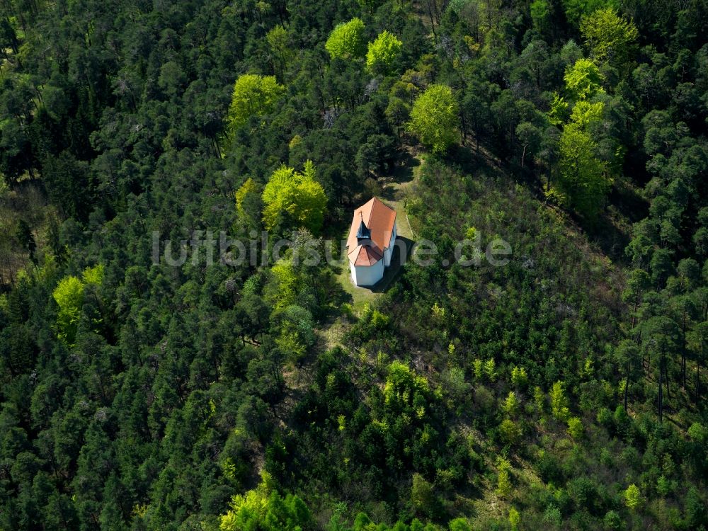 Bermbach aus der Vogelperspektive: Michelskapelle bei Bermbach im Bundesland Thüringen