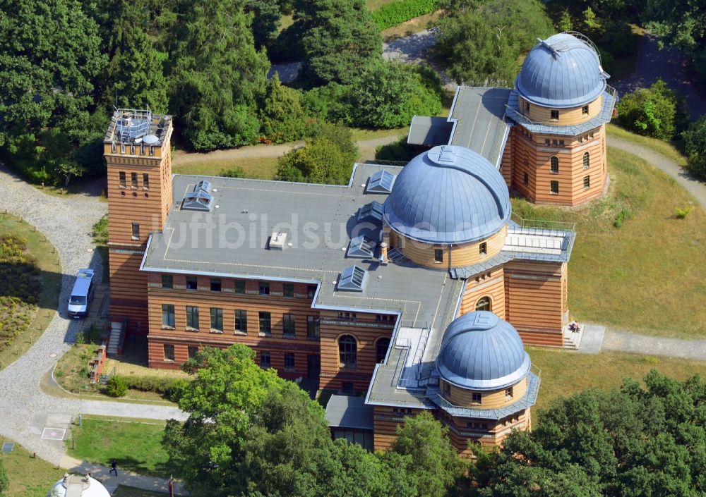 Potsdam von oben - Michelson-Haus des Potsdam-Institut für Klimaforschung im Wissenschaftspark Albert Einstein auf dem Telegrafenberg in Potsdam im Bundesland Brandenburg