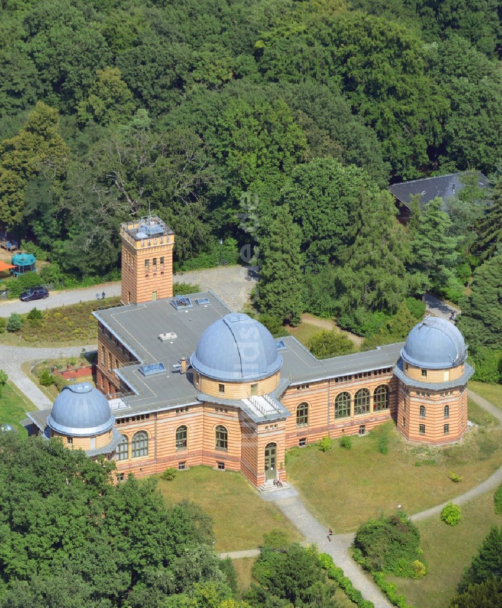 Potsdam von oben - Michelson-Haus des Potsdam-Institut für Klimaforschung im Wissenschaftspark Albert Einstein auf dem Telegrafenberg in Potsdam im Bundesland Brandenburg