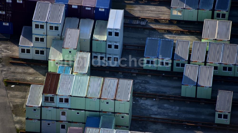 Wesseling von oben - Mietcontainer der Firma AMTRA-Mobilraum-GmbH in Wesseling im Bundesland Nordrhein-Westfalen, Deutschland