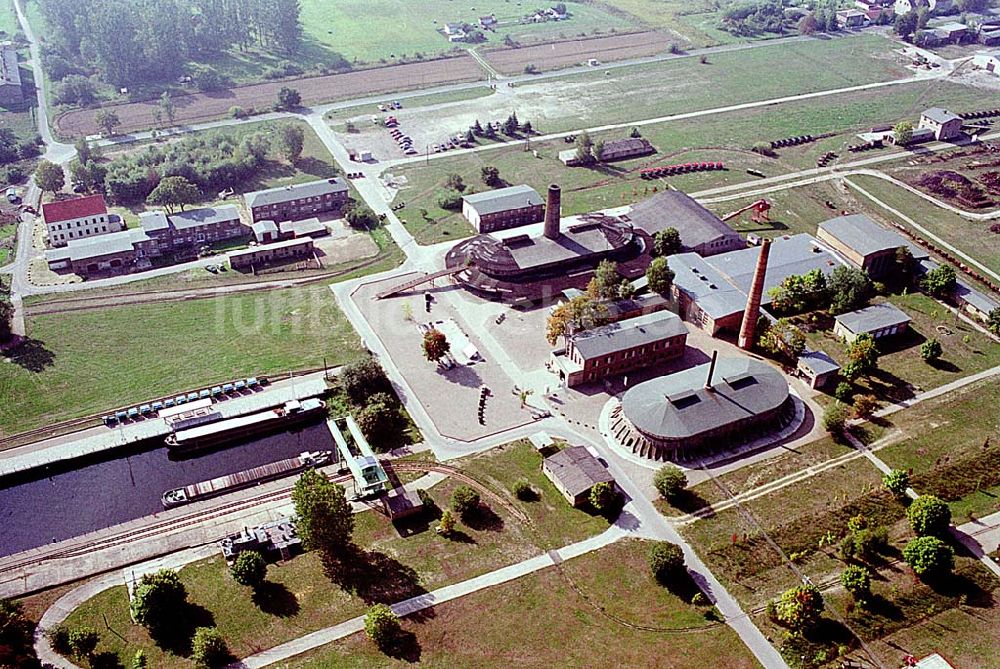 Luftaufnahme Mildenberg / Brandenburg - Mildenberg / Brandenburg Blick auf Ziegeleipark Gesellschaft für Museum und Touristik Mildenberg mbH Ziegelei 10 16775 Mildenberg info@ziegeleipark