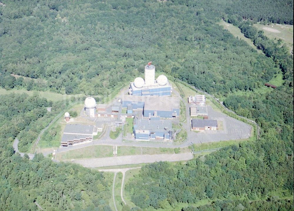 Berlin aus der Vogelperspektive: Militär- Abhör- und Radaranlage auf dem Teufelsberg in Berlin - Charlottenburg