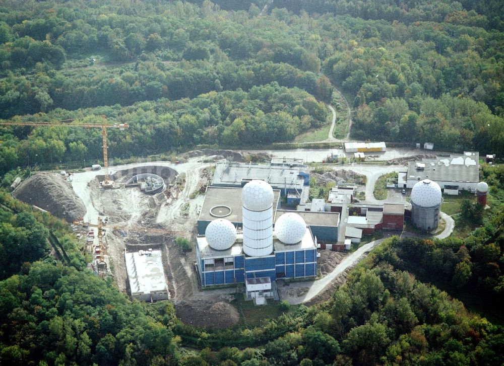 Luftaufnahme Berlin - Militär- Abhör- und Radaranlage auf dem Teufelsberg in Berlin - Charlottenburg