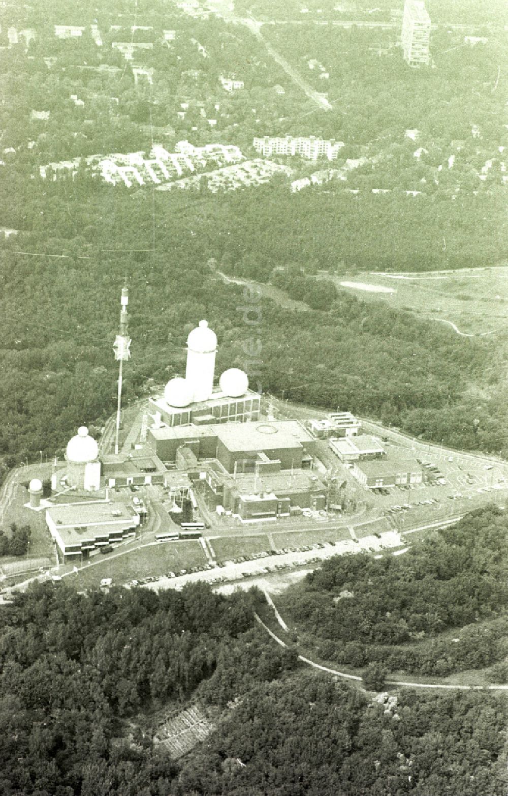 Luftbild Berlin - Militär- Abhör- und Radaranlage auf dem Teufelsberg in Berlin - Charlottenburg