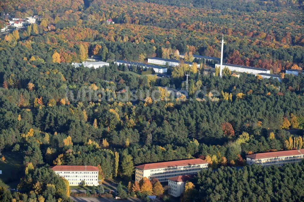 Luftaufnahme Strausberg - Militär- Bundeswehr- Standort und Gebäudekomplex der Barnim-Kaserne in Strausberg im Bundesland Brandenburg