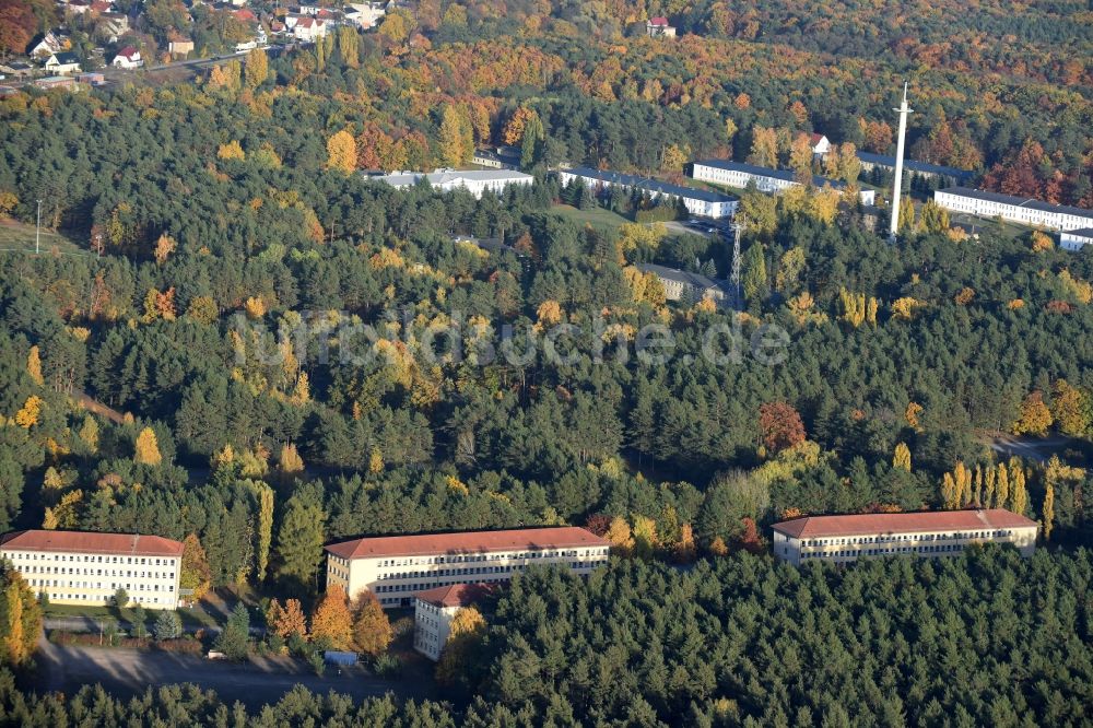 Strausberg von oben - Militär- Bundeswehr- Standort und Gebäudekomplex der Barnim-Kaserne in Strausberg im Bundesland Brandenburg