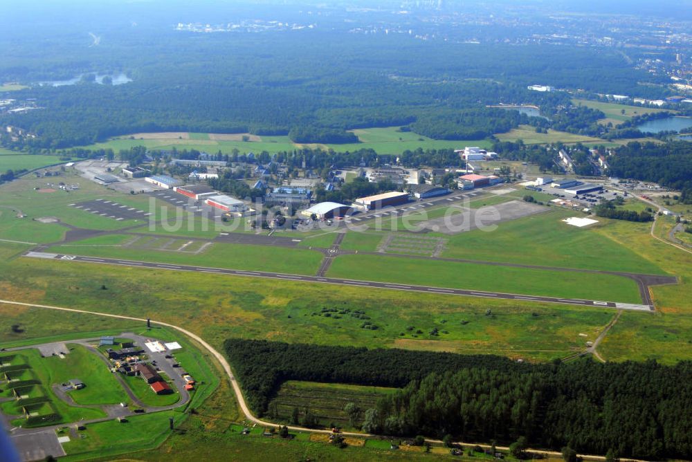 Hanau aus der Vogelperspektive: Militärflugplatz Hanau AAF