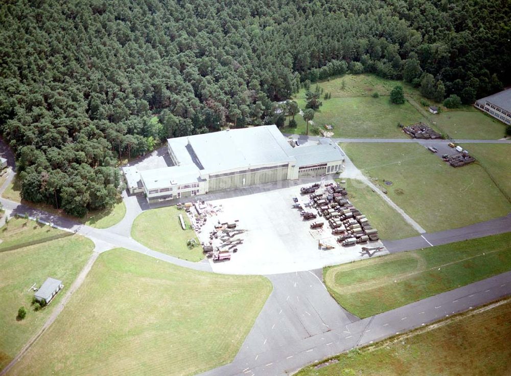 Berlin - Gatow aus der Vogelperspektive: militärhistorisches Museum auf dem Gelände des ehem. Flugplatzes Gatow