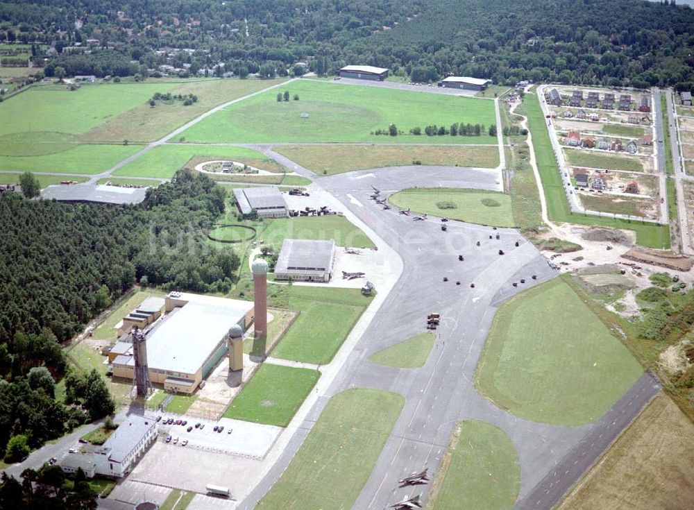 Luftbild Berlin - Gatow - militärhistorisches Museum auf dem Gelände des ehem. Flugplatzes Gatow