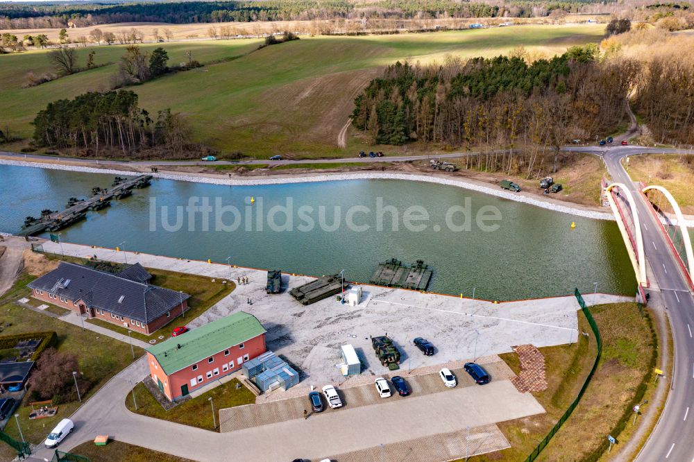 Finowfurt aus der Vogelperspektive: Militärischer Übungseinsatz zur Errichtung einer Pontonbrücke über den Oder-Havel-Kanal in Finowfurt im Bundesland Brandenburg, Deutschland