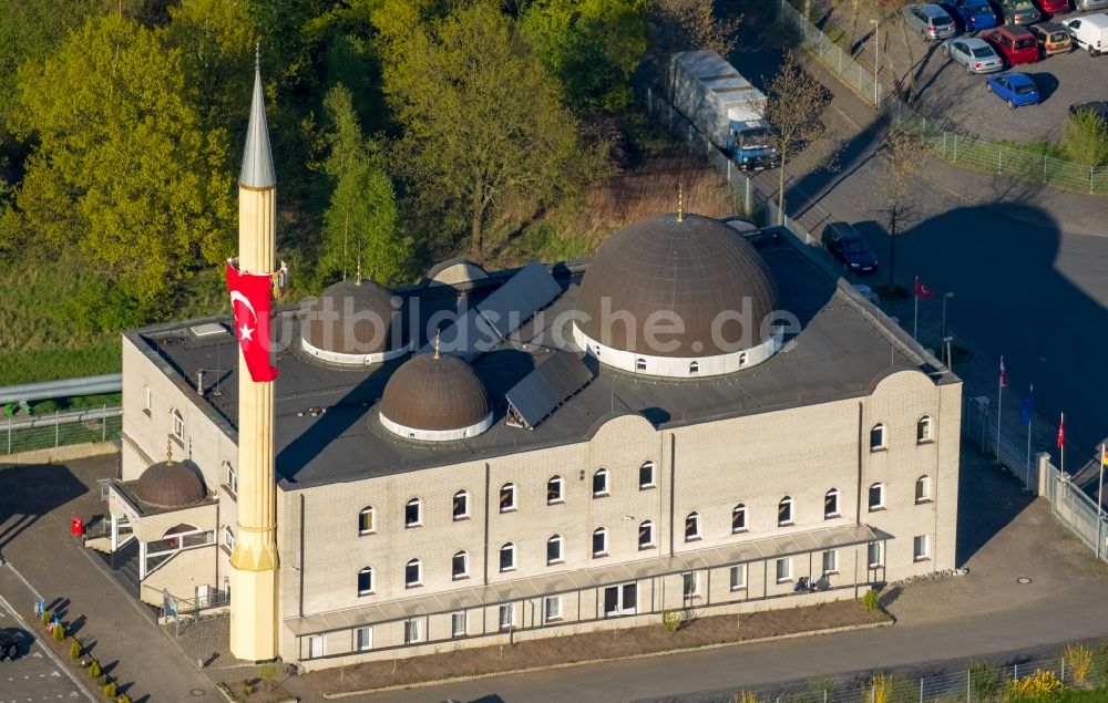 Hamm von oben - Minarett der Yunus Emre Camii Moschee am Hülskamp in Heessen , einem Ortsteil von Hamm in Nordrhein- Westfalen