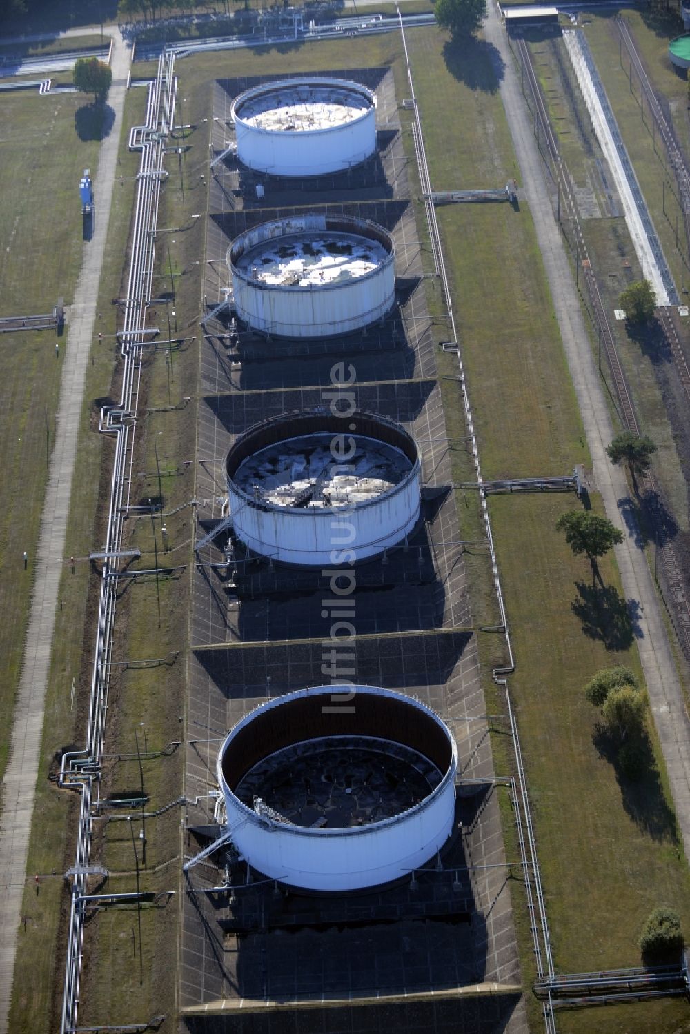 Seefeld von oben - Mineralöl - Hochtanklager für Benzin und Diesel- Kraftstoffe in Seefeld im Bundesland Brandenburg