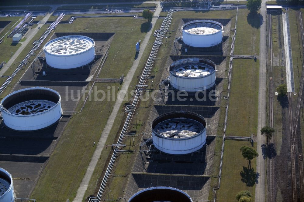 Seefeld aus der Vogelperspektive: Mineralöl - Hochtanklager für Benzin und Diesel- Kraftstoffe in Seefeld im Bundesland Brandenburg