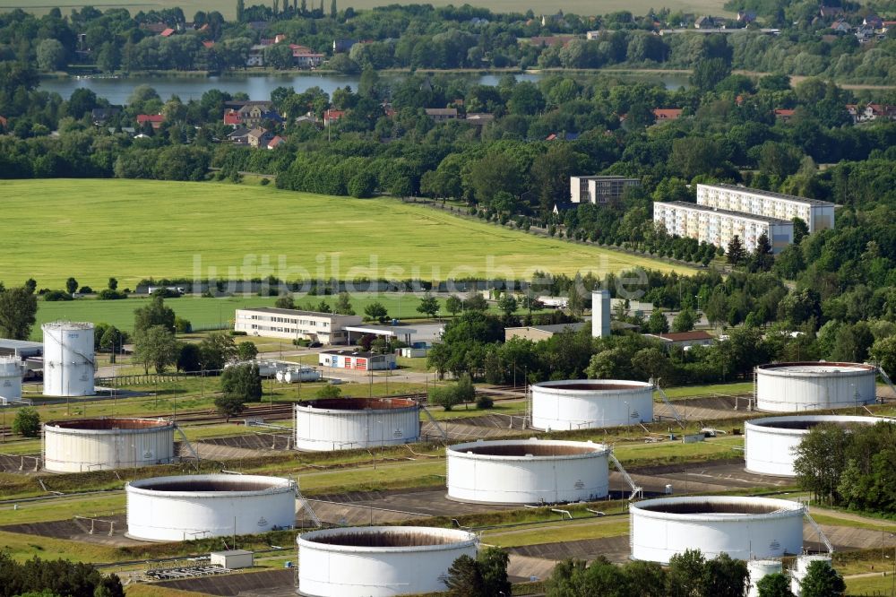 Luftbild Werneuchen - Mineralöl - Hochtanklager für Benzin und Diesel- Kraftstoffe in Seefeld im Bundesland Brandenburg