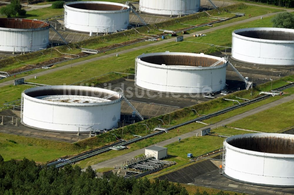 Werneuchen aus der Vogelperspektive: Mineralöl - Hochtanklager für Benzin und Diesel- Kraftstoffe in Seefeld im Bundesland Brandenburg