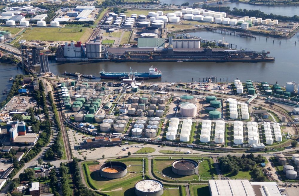 Hamburg aus der Vogelperspektive: Mineralöl - Hochtanklager am Neuhöfer Hafen an der Rethe in Hamburg