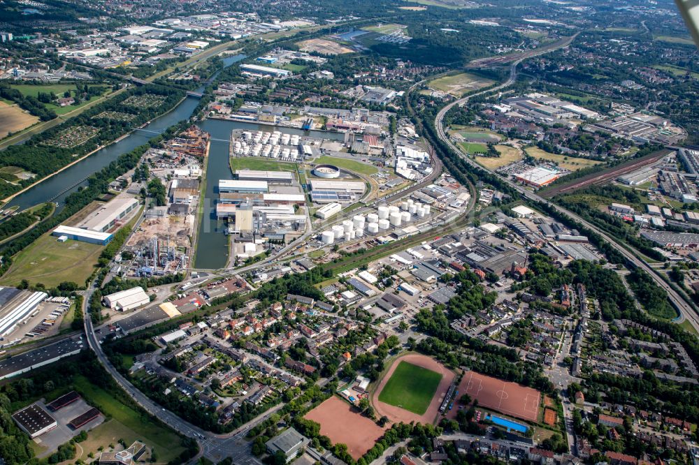 Gelsenkirchen aus der Vogelperspektive: Mineralöl - Hochtanklager Am Stadthafen in Gelsenkirchen im Bundesland Nordrhein-Westfalen, Deutschland