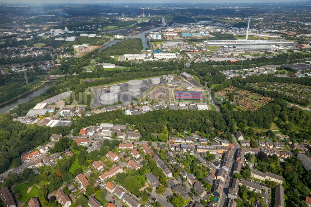 Luftaufnahme Essen - Mineralöl - Hochtanklager der Tanklager Essen II der TanQuid GmbH & Co. KG an der Haus-Horl-Straße in Essen im Bundesland Nordrhein-Westfalen - NRW, Deutschland