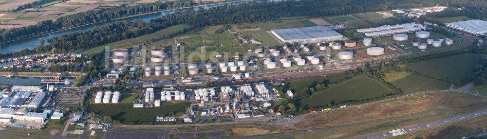 Luftbild Speyer - Mineralöl - Hochtanklager Tanquid am Flugplatz in Speyer im Bundesland Rheinland-Pfalz, Deutschland