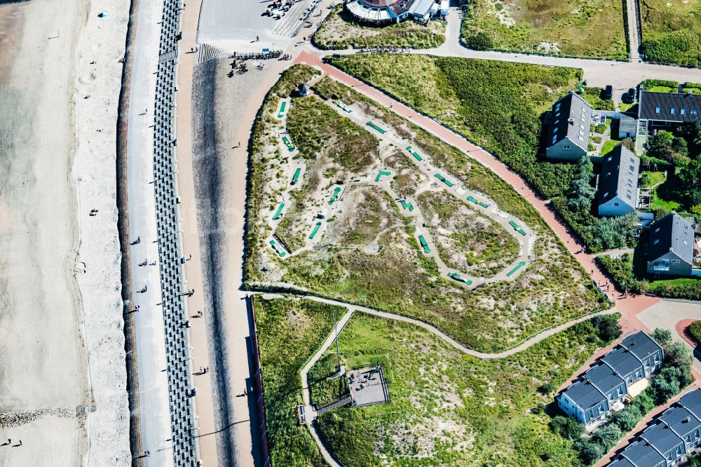 Luftbild Norderney - Minigolfbahn am Nordstrand Minigolf Januskopf auf der Insel Norderney im Bundesland Niedersachsen, Deutschland