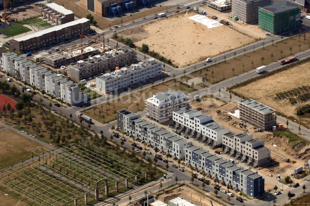 Luftbild Berlin - Mischbebauung einer Mehrfamilienhaussiedlung und Gewerbeflächen zwischen Hermann-Blankenstein-Straße und Eldenaer Straße in Berlin, Deutschland