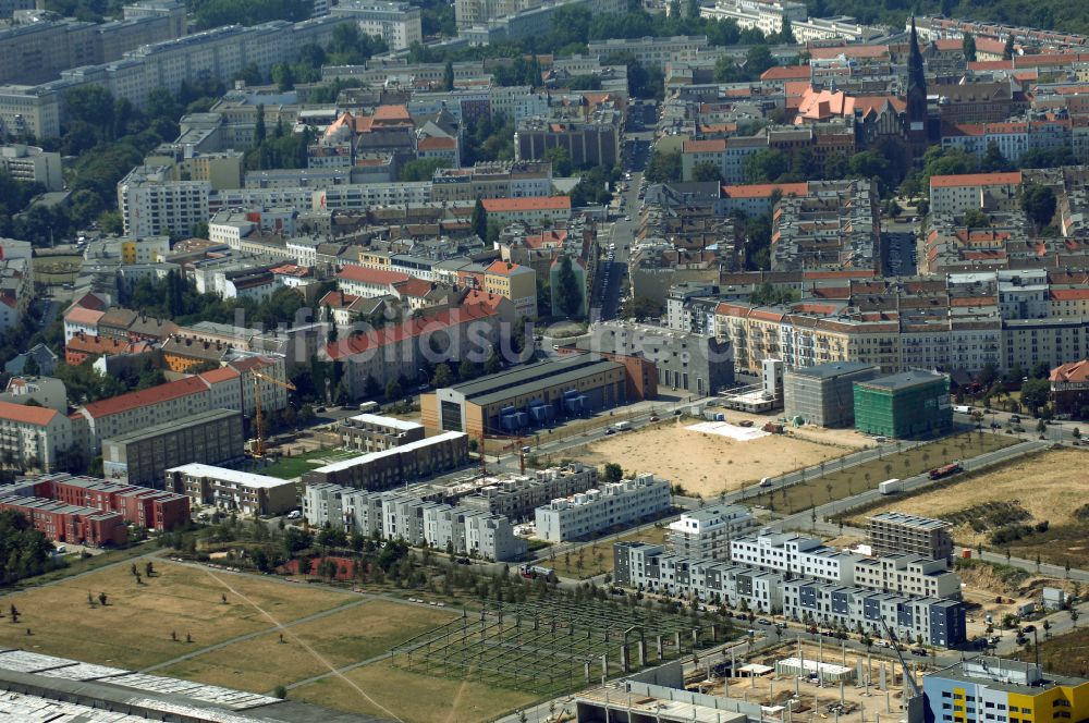 Berlin von oben - Mischbebauung einer Mehrfamilienhaussiedlung und Gewerbeflächen zwischen Hermann-Blankenstein-Straße und Eldenaer Straße in Berlin, Deutschland