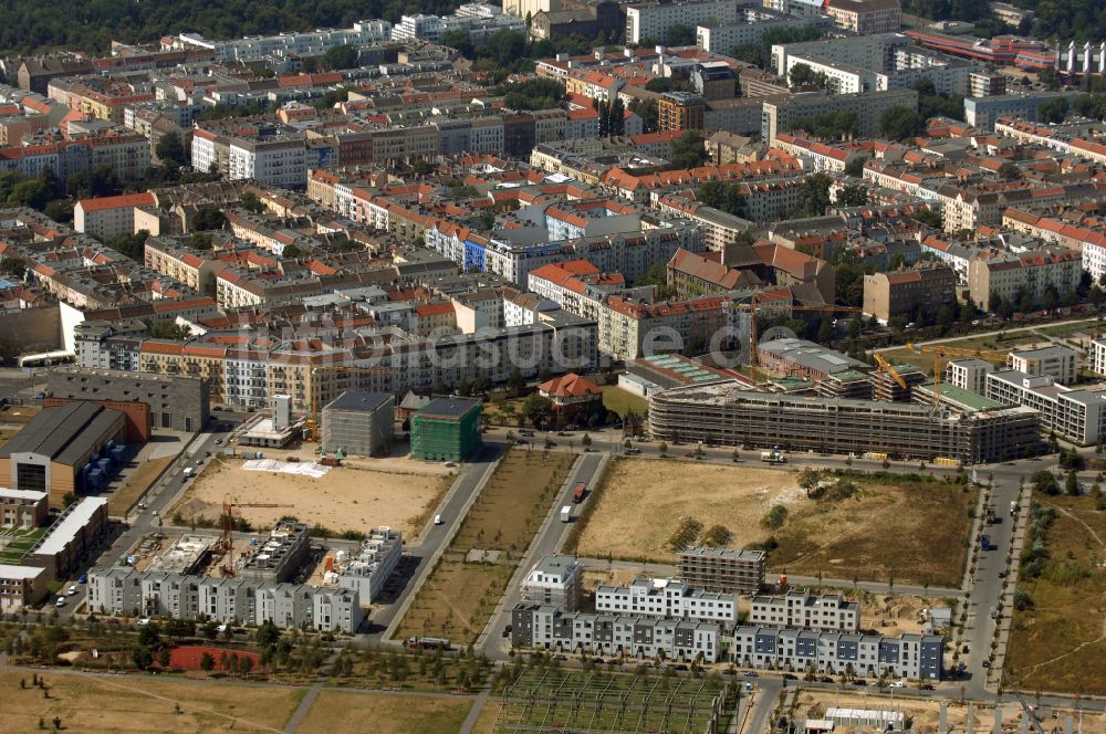 Luftbild Berlin - Mischbebauung einer Mehrfamilienhaussiedlung und Gewerbeflächen zwischen Hermann-Blankenstein-Straße und Eldenaer Straße in Berlin, Deutschland